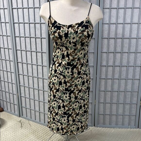 M Collection Stylish Floral Slip Dress, Size Medium - Picture 1 of 5